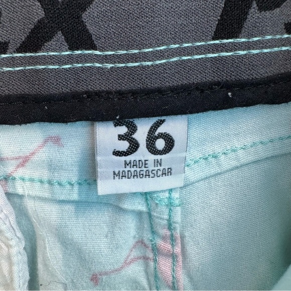 UGG Flex Pink Flamingos Men’s Bermuda Shorts Sz 36 - Picture 4 of 5